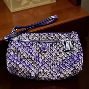 Coach NWOT Snake,animal,exotic,wristlet,Grey,gunmetal strap &Coach charm,Turlock